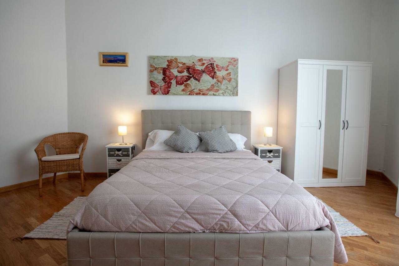 Garibaldi House Apartment เนเปิลส์ ภายนอก รูปภาพ