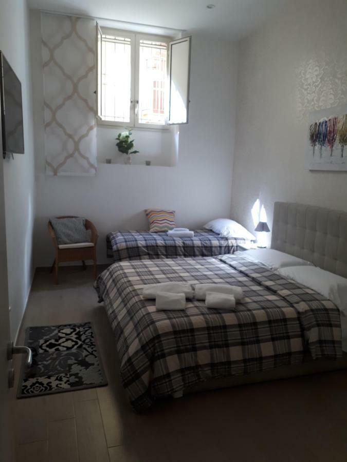 Garibaldi House Apartment เนเปิลส์ ภายนอก รูปภาพ