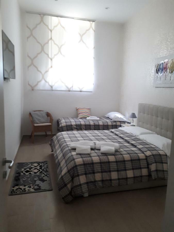 Garibaldi House Apartment เนเปิลส์ ภายนอก รูปภาพ
