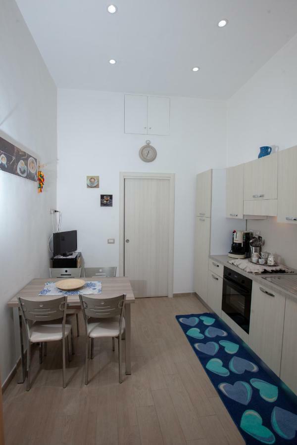 Garibaldi House Apartment เนเปิลส์ ภายนอก รูปภาพ
